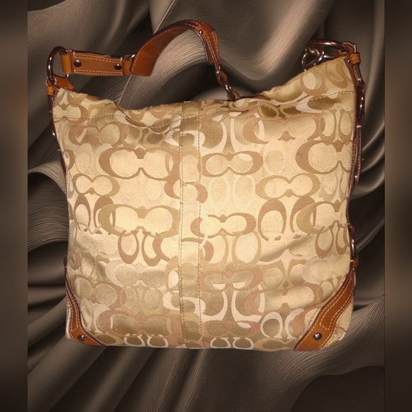 Beautiful Coach Tote - Picture 9 of 13